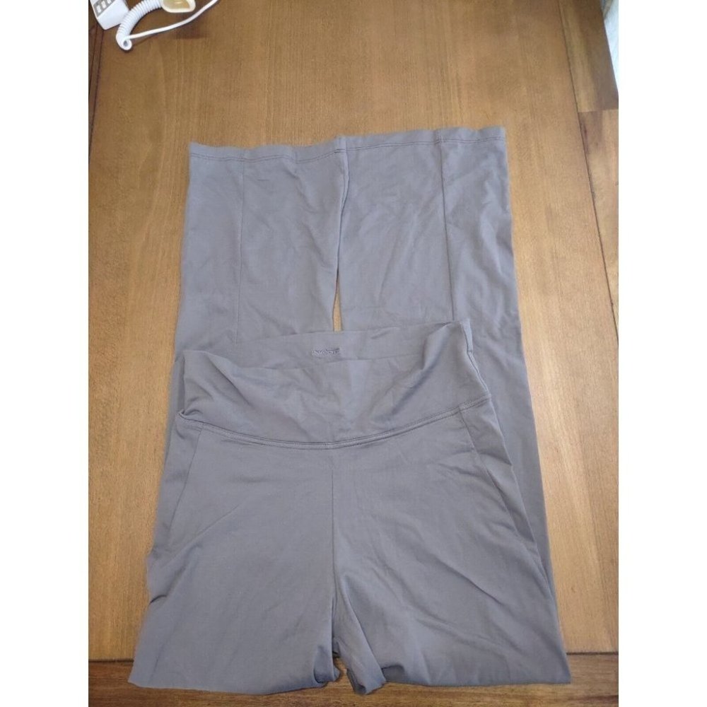 PATAGONIA SPANDEX boot cut YOGA PANT WOMEN’S MEDIUM  gray